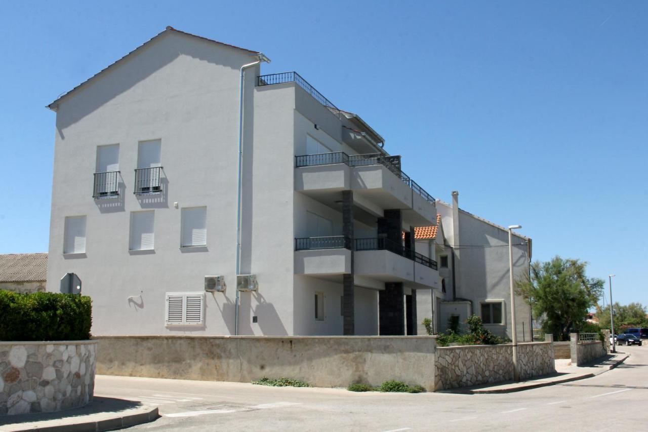 Apartmani Sara 2 贝蒂纳 外观 照片